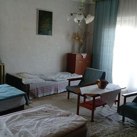 Отель Omi Apartman Marcali Экстерьер фото